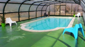Bungalow de 2 chambres avec piscine partagee terrasse amenagee et wifi a Mejannes le Clap